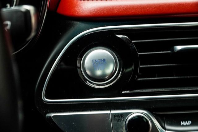 2023 Genesis G70 3.3T RWD - 22951982 - 19