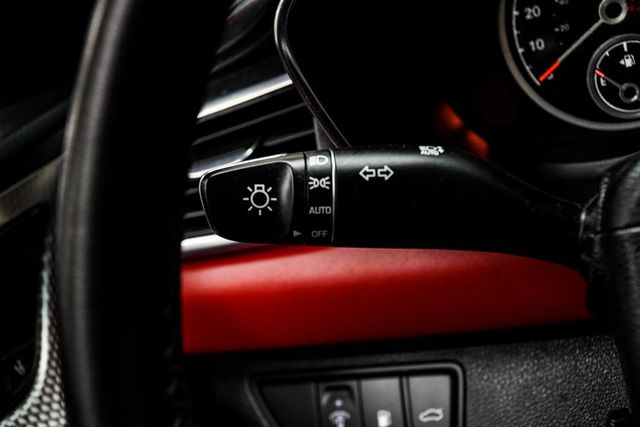 2023 Genesis G70 3.3T RWD - 22951982 - 27