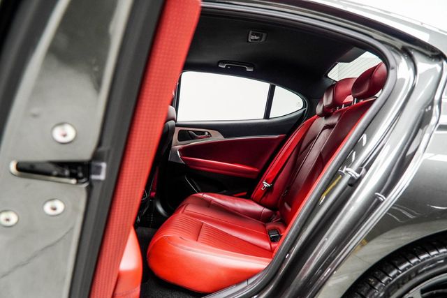 2023 Genesis G70 3.3T RWD - 22951982 - 34