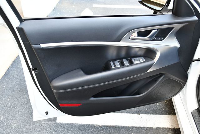 2023 Genesis G70 3.3T RWD Sedan W/Navigation & Blind Spot Assist - 23026167 - 9