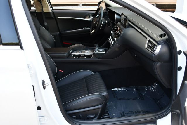 2023 Genesis G70 3.3T RWD Sedan W/Navigation & Blind Spot Assist - 23026167 - 16