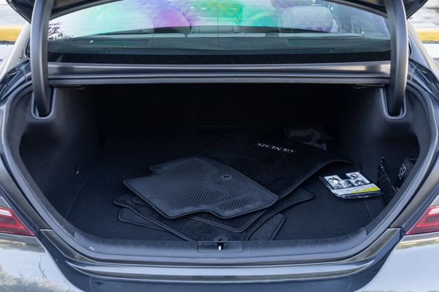 2023 Genesis G70 Sport Prestige - 22980506 - 32