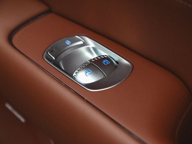 2023 Genesis G90 3.5T - 22978591 - 18