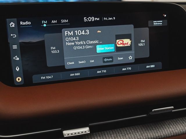 2023 Genesis G90 3.5T - 22978591 - 26