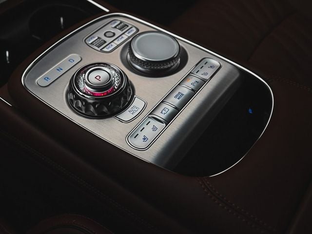 2023 Genesis G90 3.5T - 22978591 - 38