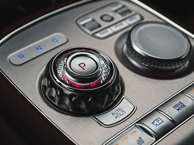 2023 Genesis G90 3.5T - 22978591 - 39