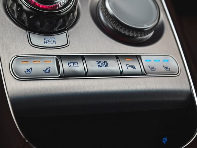 2023 Genesis G90 3.5T - 22978591 - 41