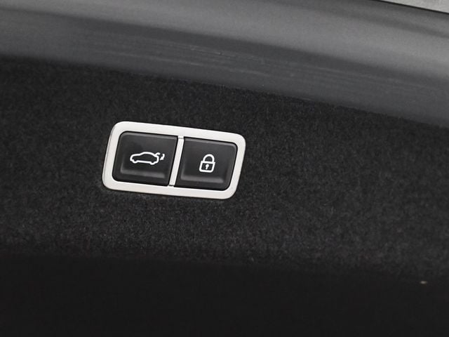 2023 Genesis G90 3.5T - 22978591 - 58