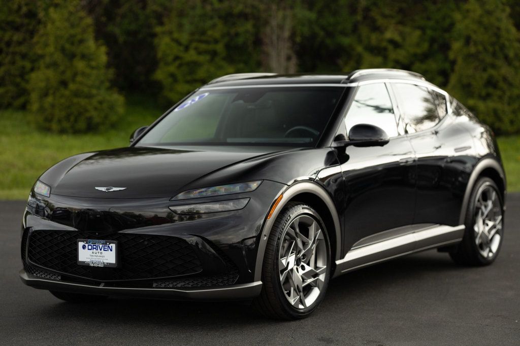 2023 Genesis GV60 Performance AWD photo 3