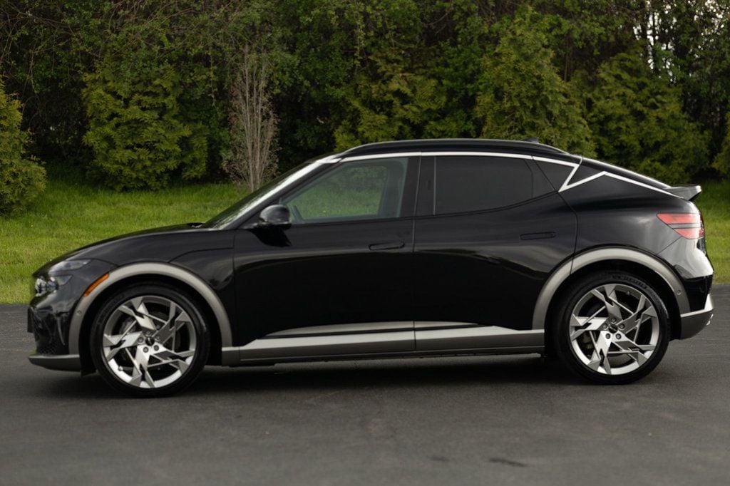 2023 Genesis GV60 Performance AWD photo 4