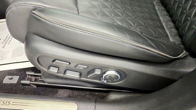 2023 Genesis GV60 Performance AWD - 23074414 - 11