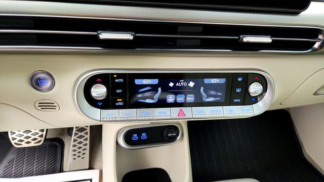 2023 Genesis GV60 Performance AWD - 23089838 - 17