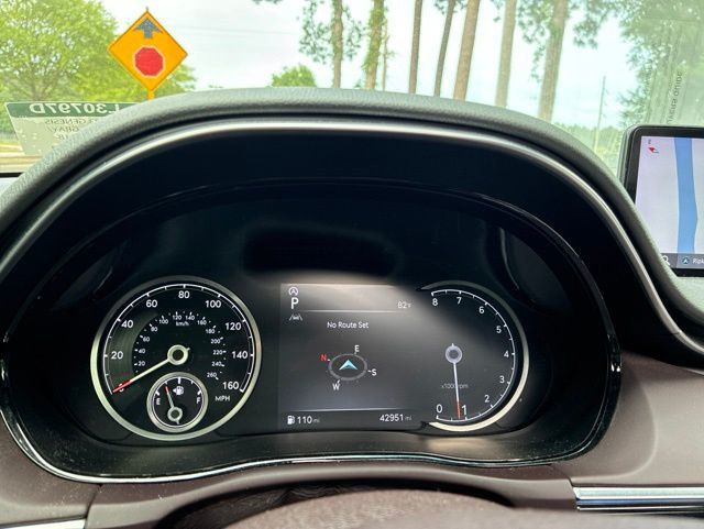 2023 Genesis GV70 2.5T AWD - 23018825 - 28