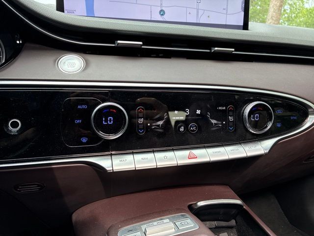 2023 Genesis GV70 2.5T AWD - 23018825 - 30