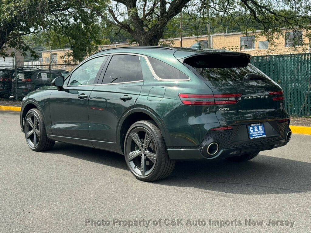2023 Genesis GV70 2.5T Select Advanced Sport Prestige photo 3