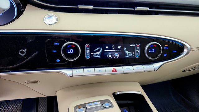 2023 Genesis GV70 2.5T AWD w/ Advanced Package & Select Package - 23075533 - 17
