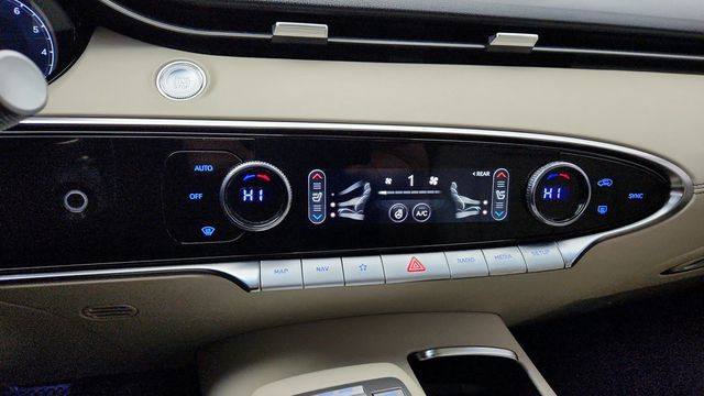 2023 Genesis GV70 2.5T AWD with Select Package - 22951239 - 17