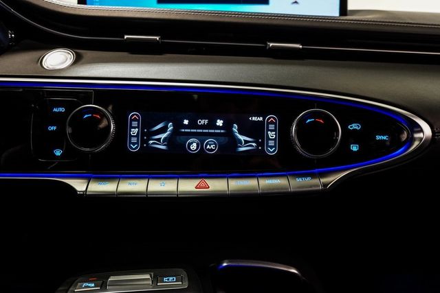 2023 Genesis GV70 3.5T Sport AWD - 22925757 - 30