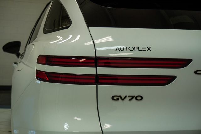 2023 Genesis GV70 3.5T Sport AWD - 22925757 - 45