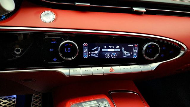 2023 Genesis GV70 3.5T Sport AWD w/ Sport Prestige Pkg - 23033889 - 15