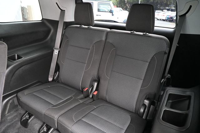 2023 GMC Acadia AWD SLE Driver Convenience Package Brand New Tires - 22885038 - 16