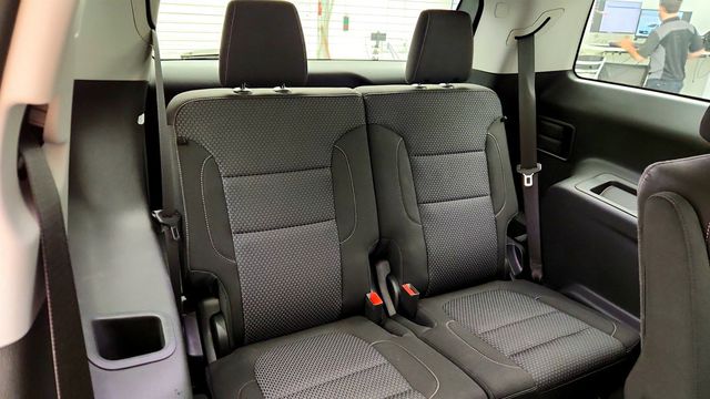 2023 GMC Acadia FWD 4dr SLE w/ Driver Convenience Pkg & Bose Audio - 23037742 - 21