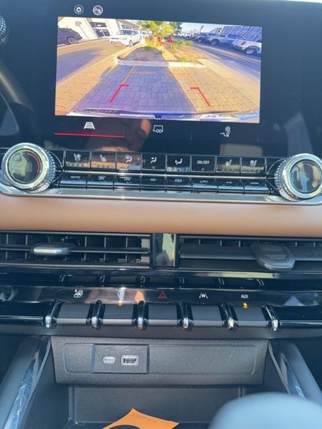 2023 GMC Canyon 4WD Crew Cab AT4 - 22999554 - 10