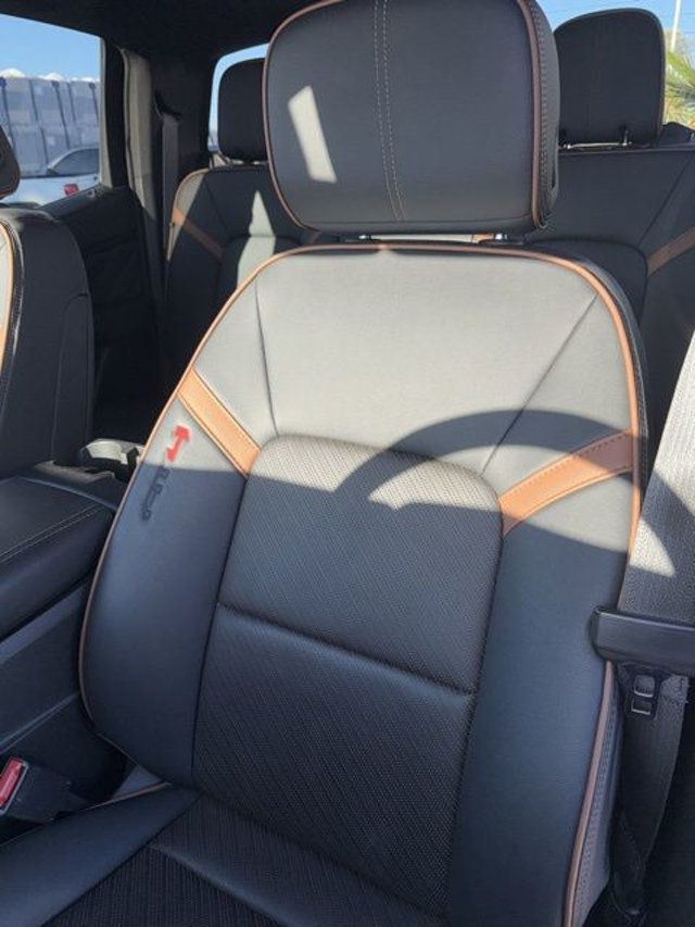 2023 GMC Canyon 4WD Crew Cab AT4 - 22999554 - 7