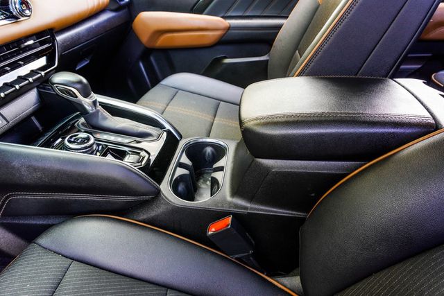 2023 GMC Canyon 4WD Crew Cab AT4 - 23012541 - 18