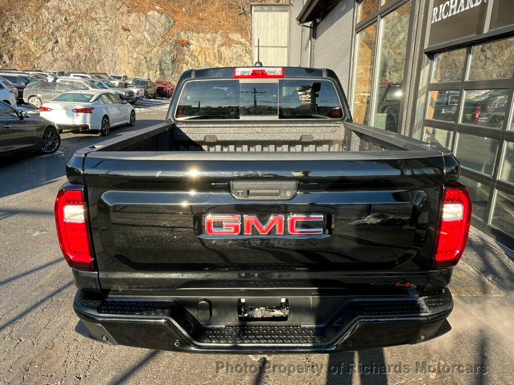 2023 GMC Canyon 4WD Crew Cab AT4 - 22976146 - 10