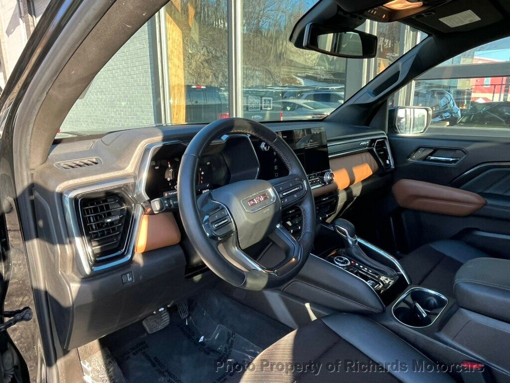 2023 GMC Canyon 4WD Crew Cab AT4 - 22976146 - 14