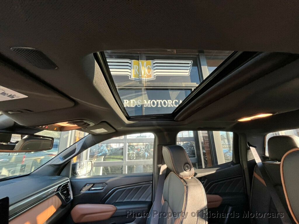 2023 GMC Canyon 4WD Crew Cab AT4 - 22976146 - 17