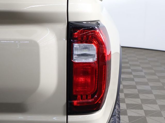 2023 GMC Canyon 4WD Crew Cab AT4X - 23028664 - 19
