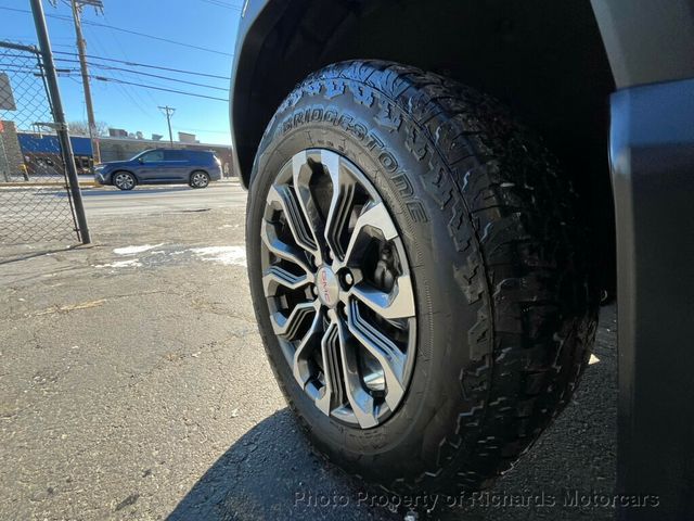 2023 GMC Canyon 4WD Crew Cab Denali - 22959763 - 13