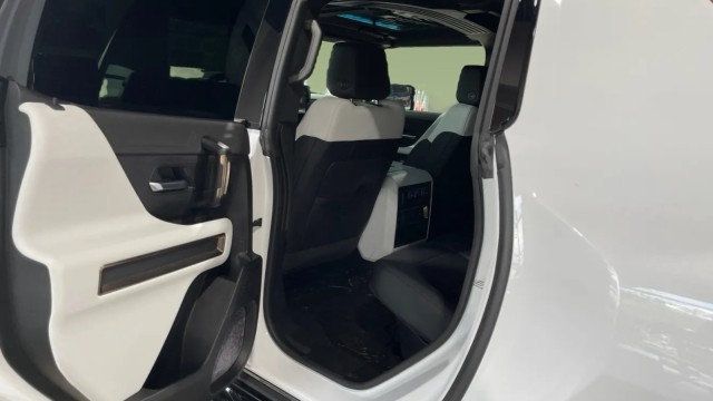 2023 GMC HUMMER EV Pickup e4WD Crew Cab 3X - 23018656 - 11