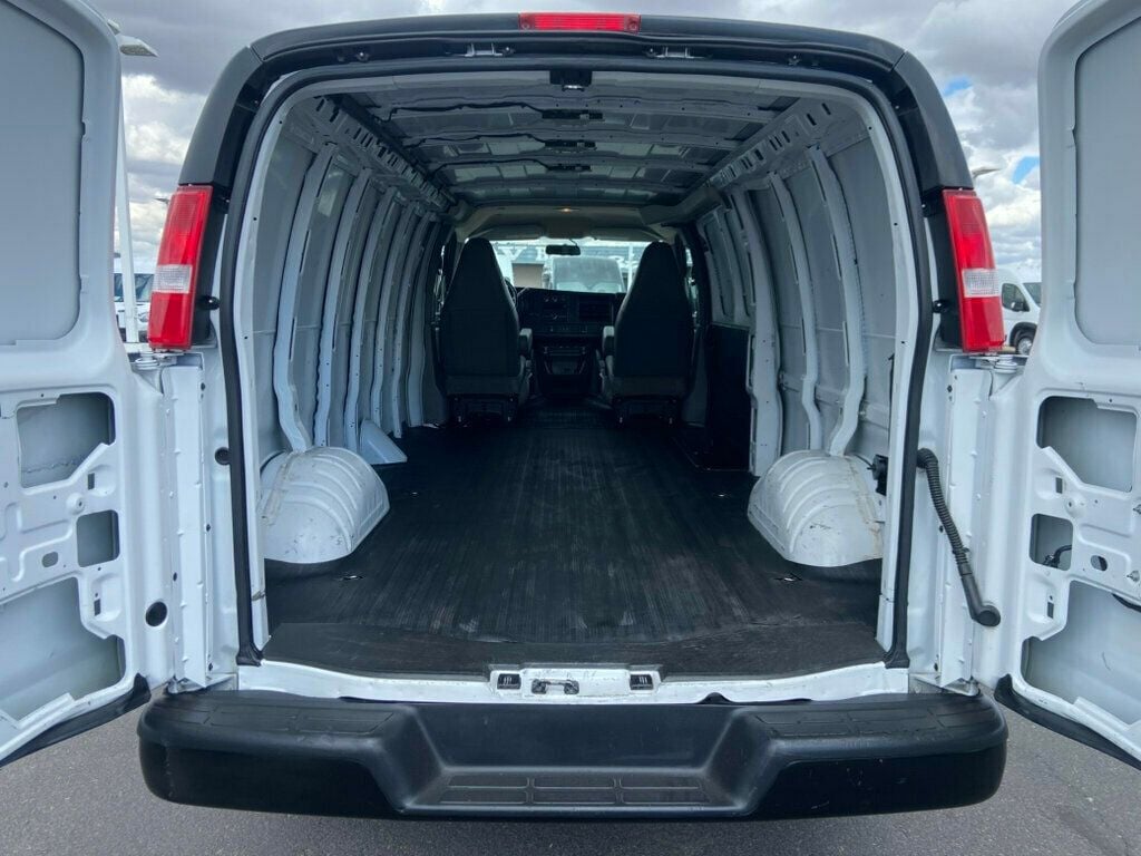 2023 Gmc Savana 2500 Cargo photo 10
