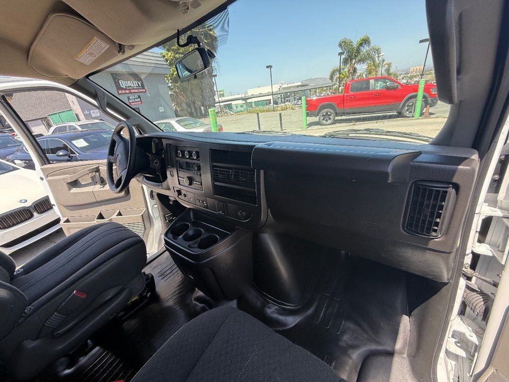 2023 GMC Savana Cargo Van RWD 2500 135" - 22849883 - 12