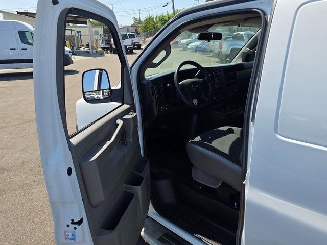 2023 GMC Savana Cargo Van RWD 2500 135" - 22871483 - 39