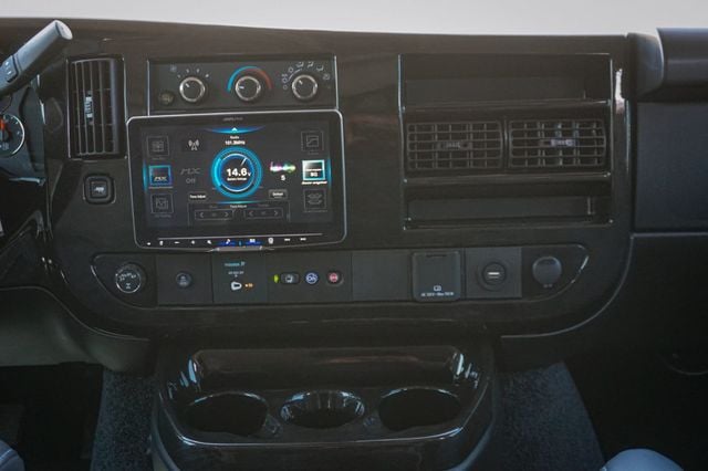 2023 GMC Savana Passenger *Savana 2500 EXT* *9-Pass* *4x4* *Explorer LTD SE* *Hi-Top* - 22914972 - 12