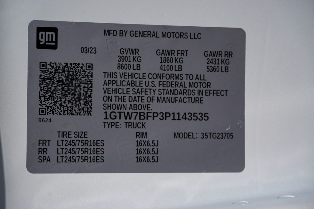 2023 GMC Savana Passenger *Savana 2500 EXT* *9-Pass* *4x4* *Explorer LTD SE* *Hi-Top* - 22914972 - 22