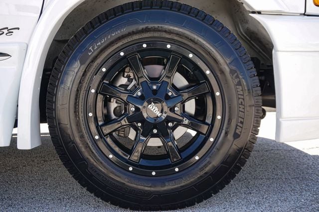 2023 GMC Savana Passenger *Savana 2500 EXT* *9-Pass* *4x4* *Explorer LTD SE* *Hi-Top* - 22914972 - 49