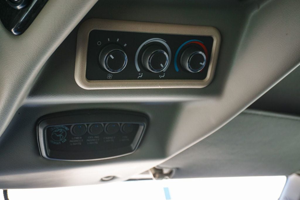 2023 GMC Savana Passenger *Savana 2500 EXT* *9-Pass* *4x4* *Explorer LTD SE* *Hi-Top* - 22914972 - 71