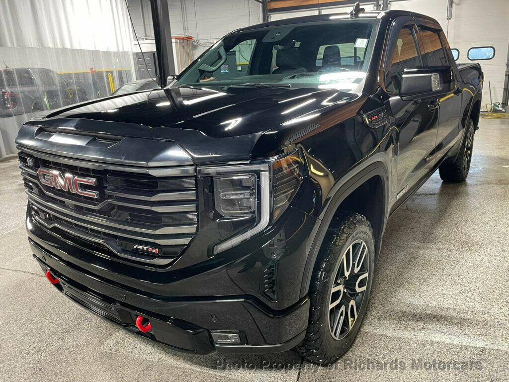 2023 GMC Sierra 1500 4WD Crew Cab 147" AT4 - 23006159 - 3