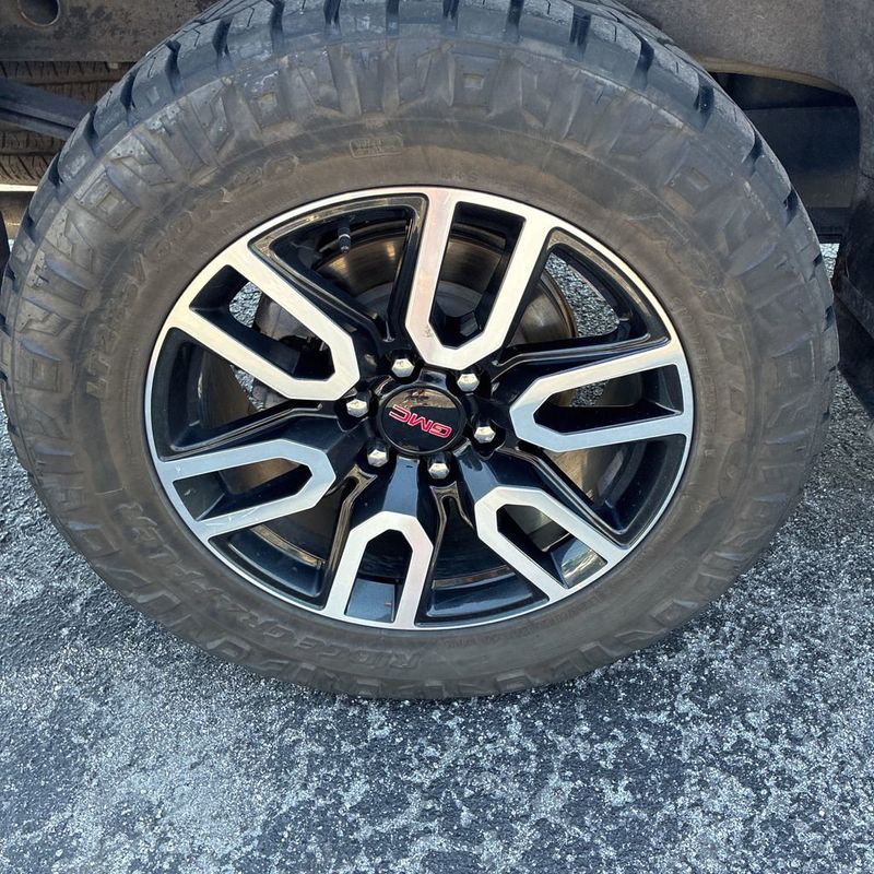 2023 GMC Sierra 1500 4WD Crew Cab 147" AT4 - 23028852 - 11