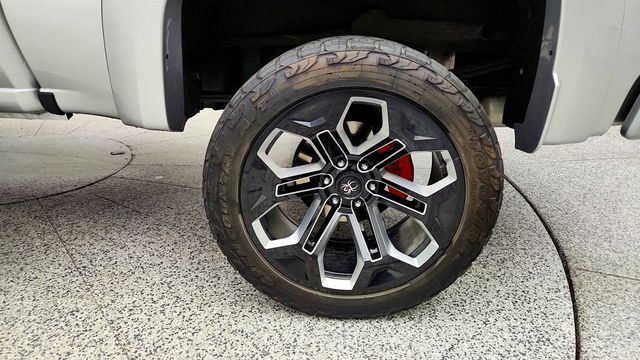 2023 GMC Sierra 1500 4WD Crew Cab 147'' AT4 w/ Black Widow, Premium & Technology Pkgs - 23033705 - 8