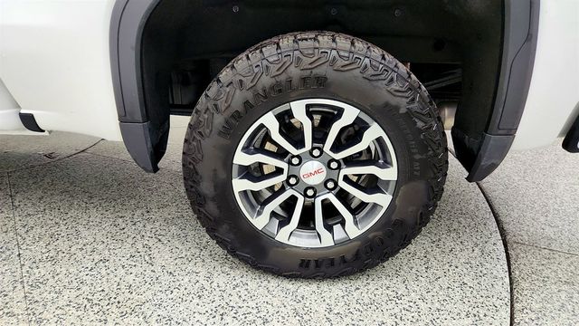 2023 GMC Sierra 1500 4WD Crew Cab 147'' AT4 w/ Technology Pkg, 6.2L V8, Power Sunroof - 23030439 - 9