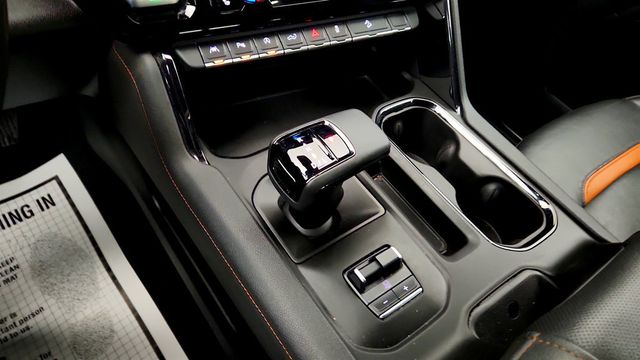 2023 GMC Sierra 1500 4WD Crew Cab 147'' AT4 w/ Technology Pkg, 6.2L V8, Power Sunroof - 23030439 - 16