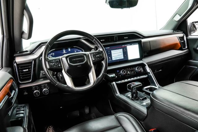 2023 GMC Sierra 4WD Crew Cab Short Box Denali's photo