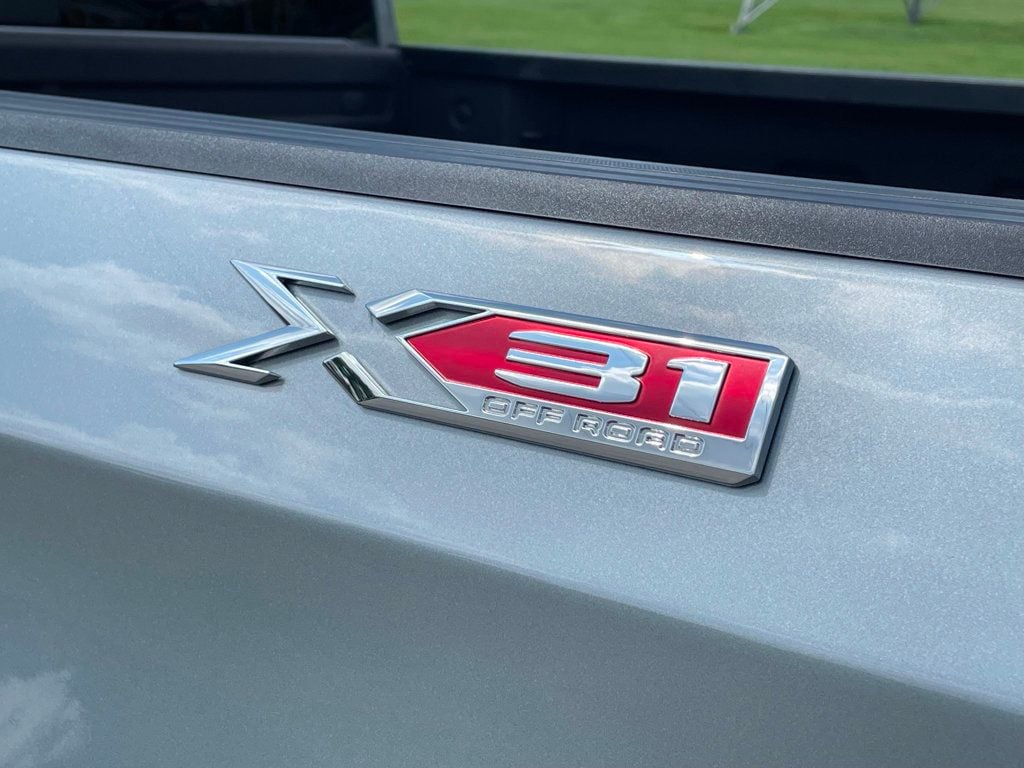 2023 GMC Sierra 1500 4WD Crew Cab 157" SLT - 23063827 - 9