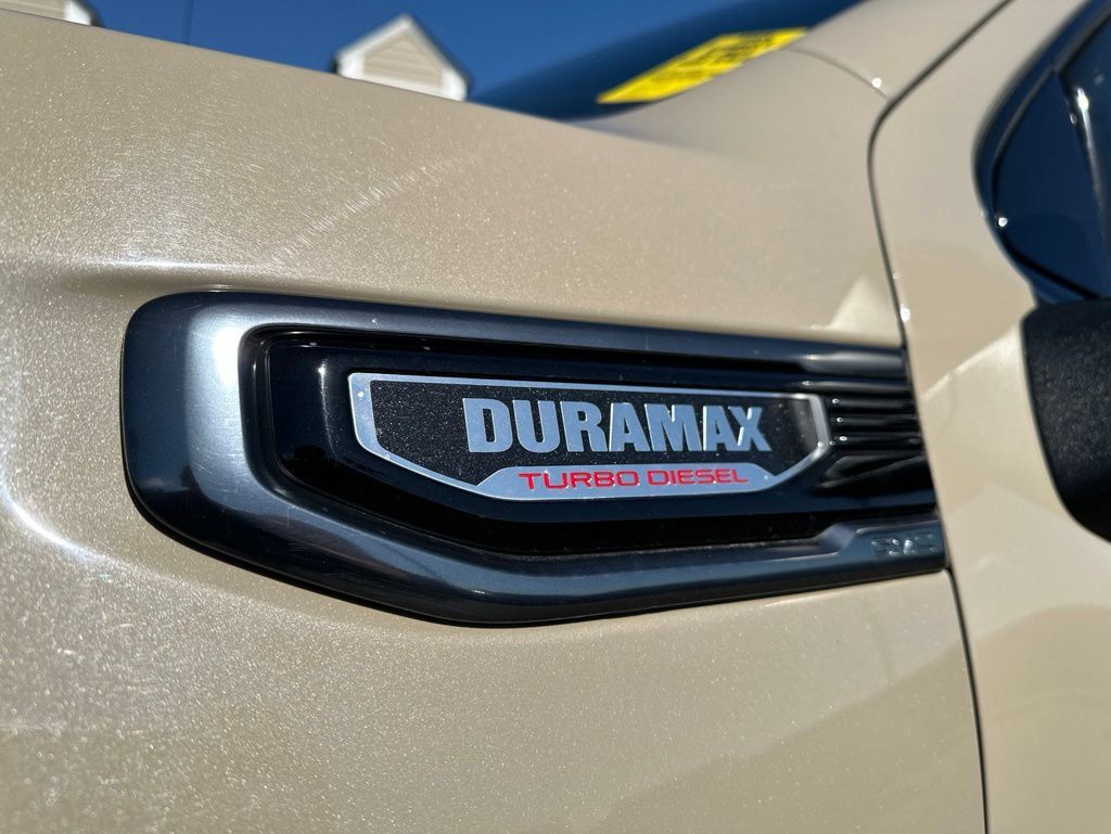 2023 GMC Sierra 1500 AT4 Premium w/ Technology Package - 23023095 - 4